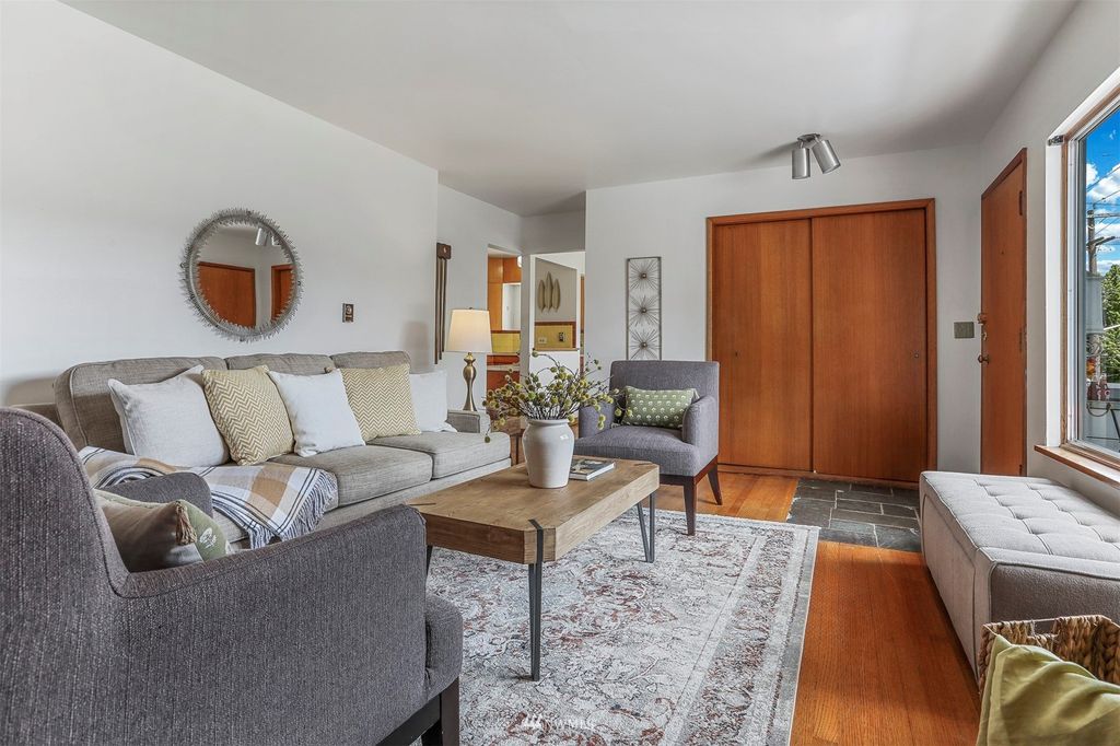 Photo of 1502 6th Avenue W, Seattle, WA 98119 (MLS # 1965679)