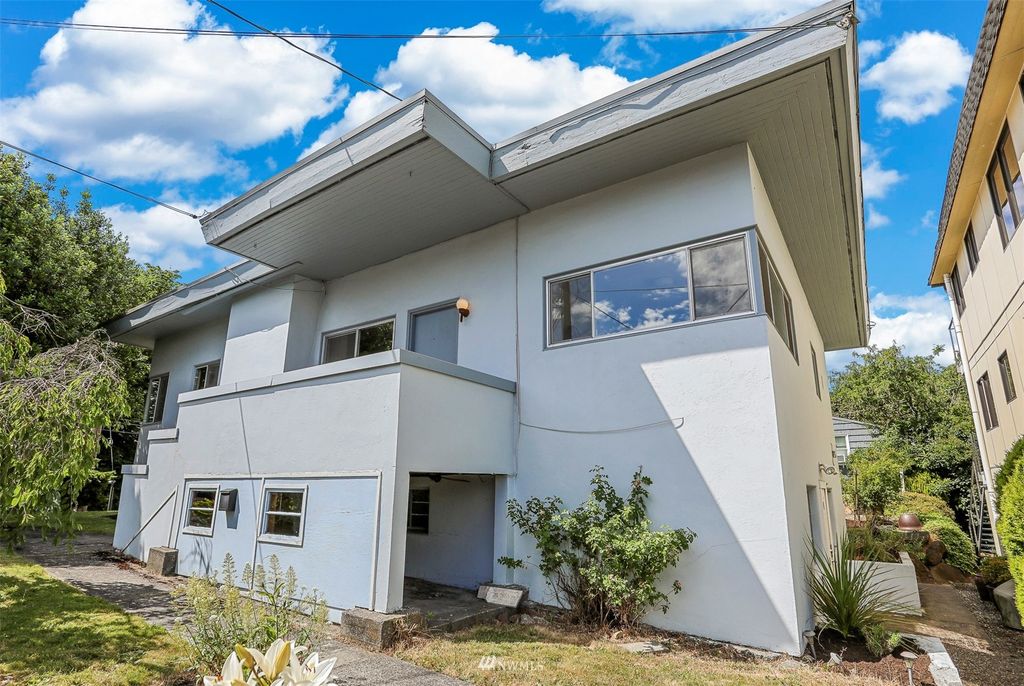 Photo of 1502 6th Avenue W, Seattle, WA 98119 (MLS # 1965679)