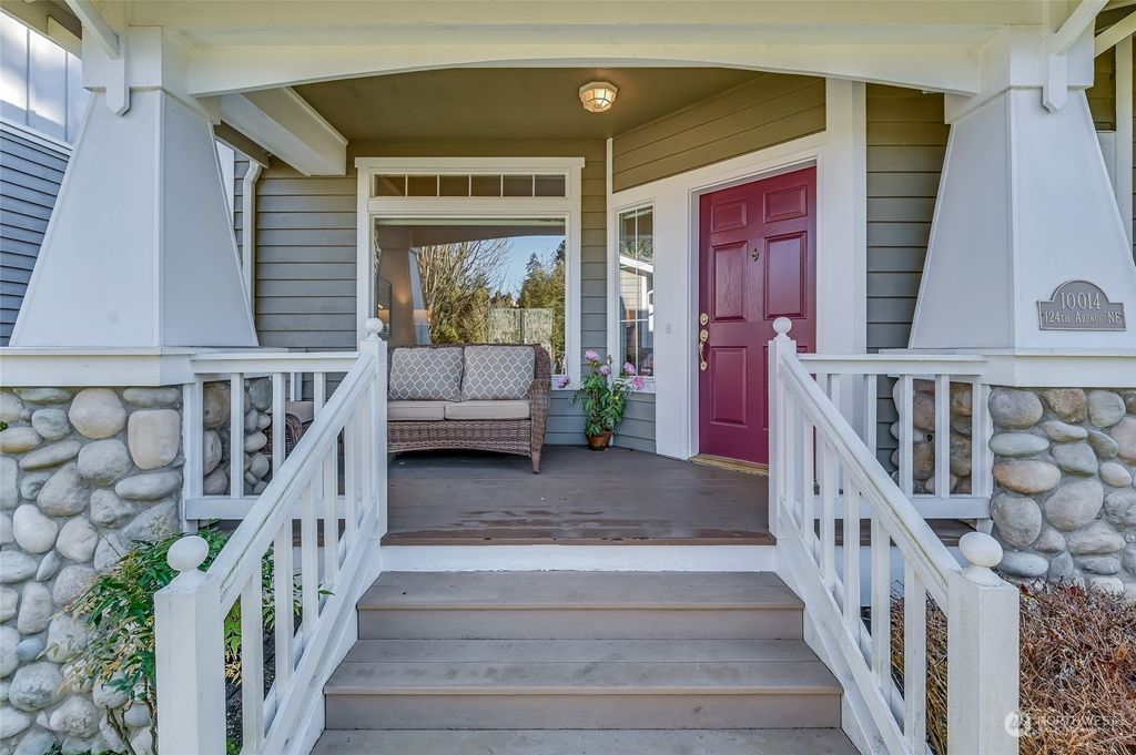 Photo of 10014 124th Avenue NE, Kirkland, WA 98033 (MLS # 2326768)