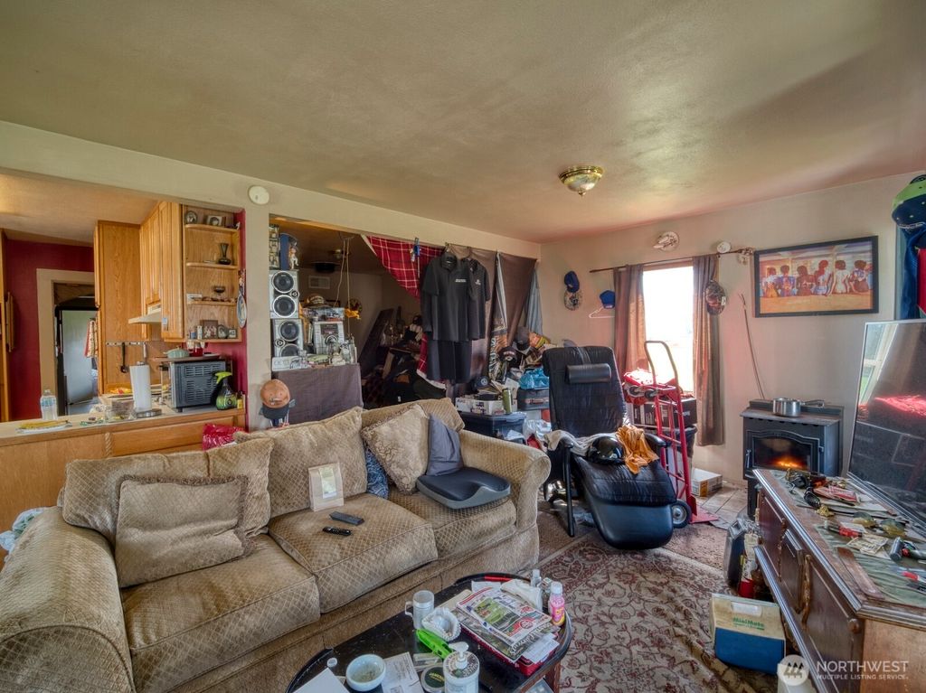 Photo of 620 Monroe Street, Hoquiam, WA 98550 (MLS # 2498030)