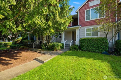 Photo of 2908 SW Raymond Street, Seattle, WA 98126 (MLS # 2563893)
