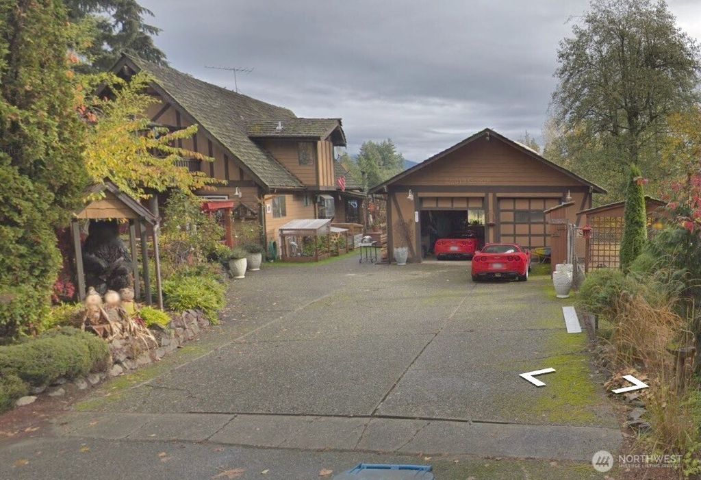 Photo of 20504 184th Ave SE Ave, Renton, WA 98058 (MLS # 2361436)