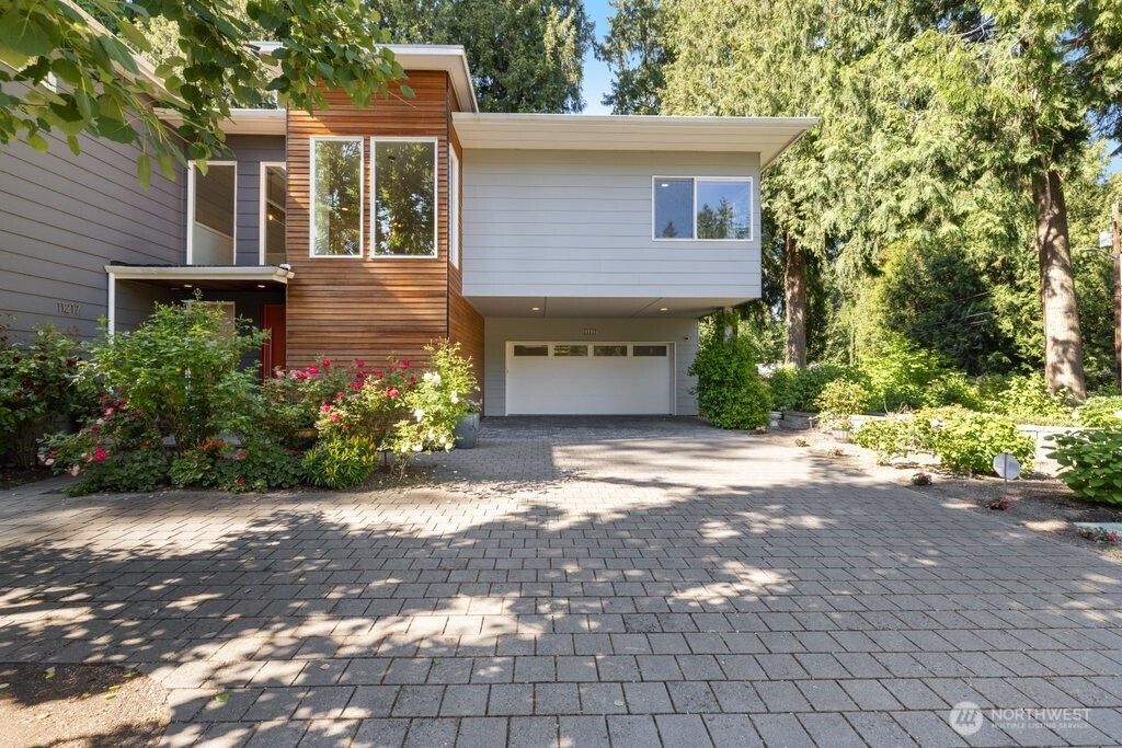 Photo of 11217 110th Avenue NE, Kirkland, WA 98033 (MLS # 2530299)