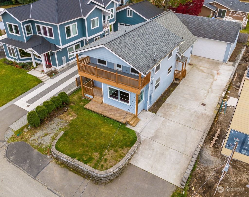 Photo of 909 N 32nd Street, Renton, WA 98056 (MLS # 2010499)