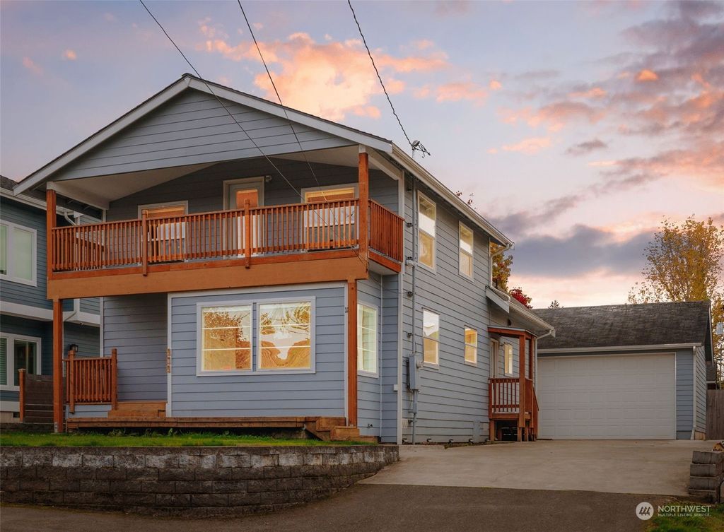 Photo of 909 N 32nd Street, Renton, WA 98056 (MLS # 2010499)