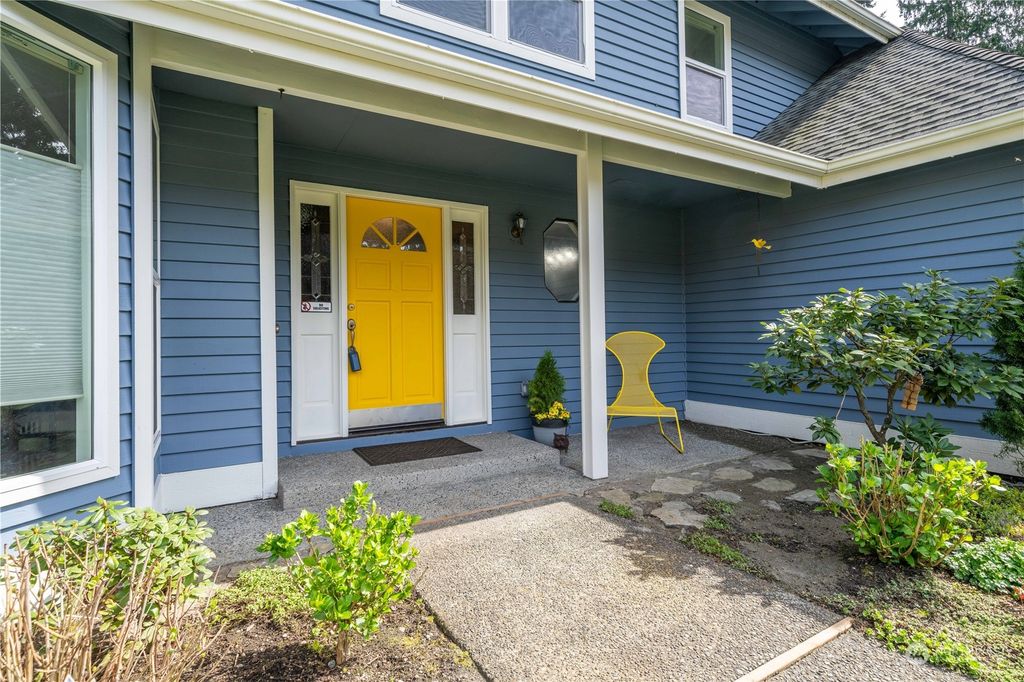 Photo of 14128 177th Avenue NE, Redmond, WA 98052 (MLS # 2220194)