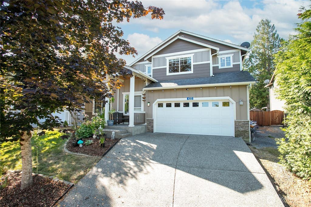 Photo of 420 Barry Loop, Mount Vernon, WA 98274 (MLS # 2568124)