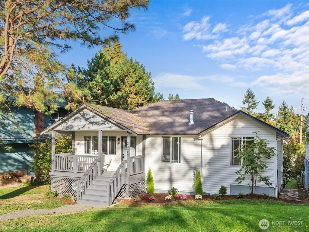 Photo of 3323 Federal Avenue, Everett, WA 98201 (MLS # 2443278)