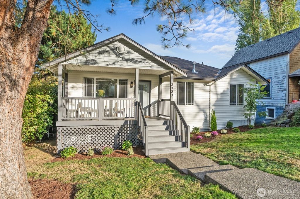 Photo of 3323 Federal Avenue, Everett, WA 98201 (MLS # 2443278)