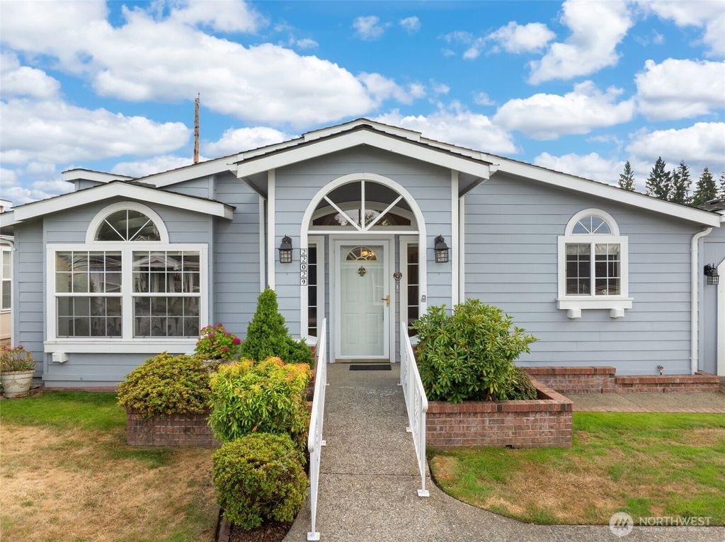 Photo of 22029 SE 241st Lane, Maple Valley, WA 98038 (MLS # 2406303)
