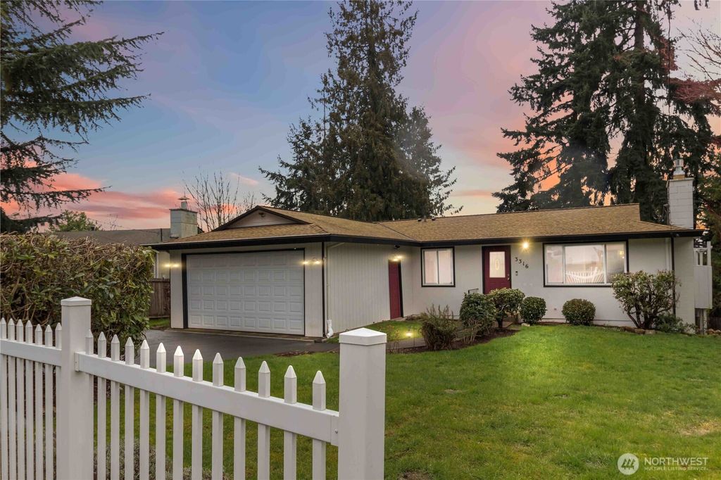 Photo of 3316 S 248th Place, Kent, WA 98032 (MLS # 2478870)
