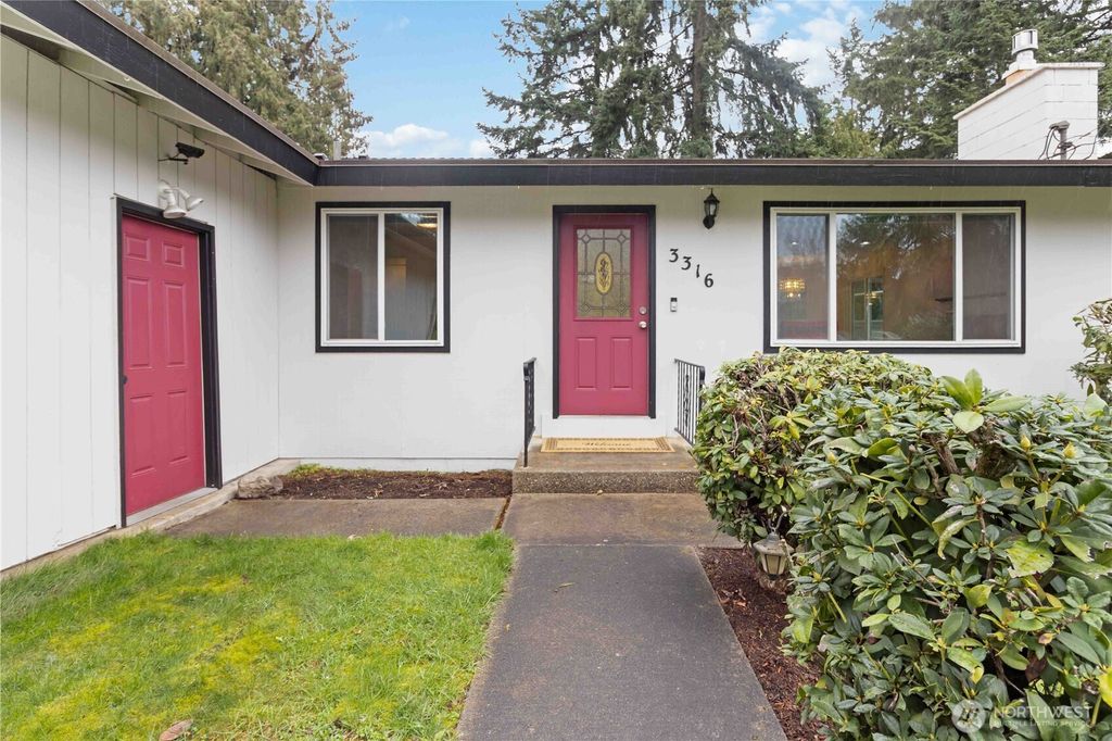 Photo of 3316 S 248th Place, Kent, WA 98032 (MLS # 2478870)