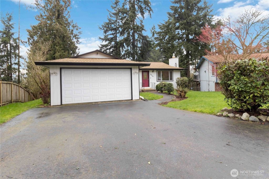 Photo of 3316 S 248th Place, Kent, WA 98032 (MLS # 2478870)