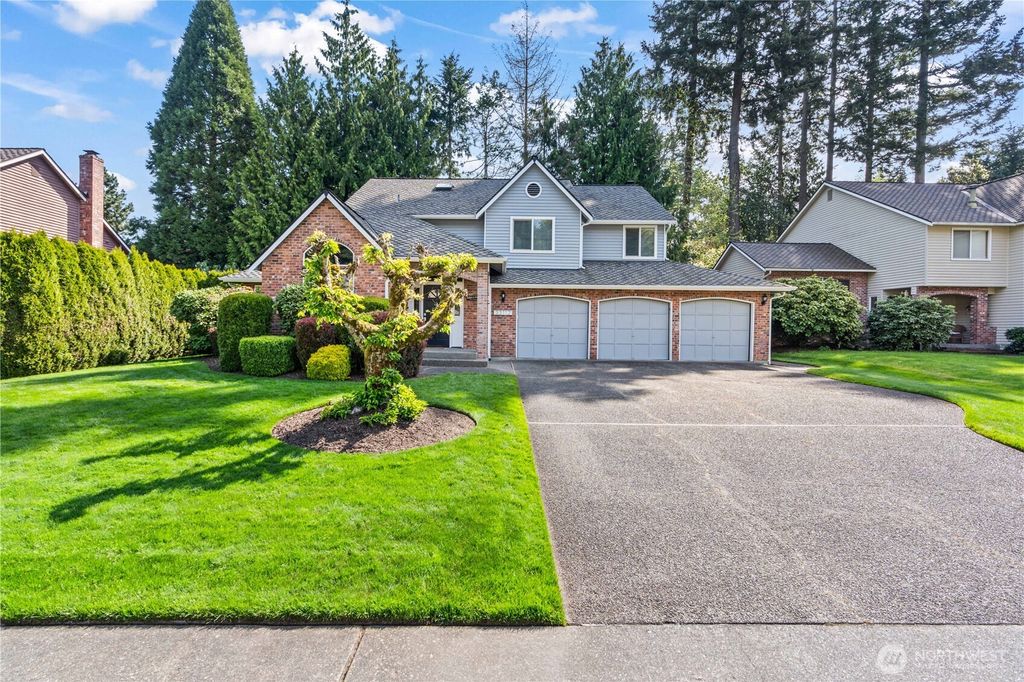 Photo of 33112 13th Avenue SW, Federal Way, WA 98023 (MLS # 2365982)