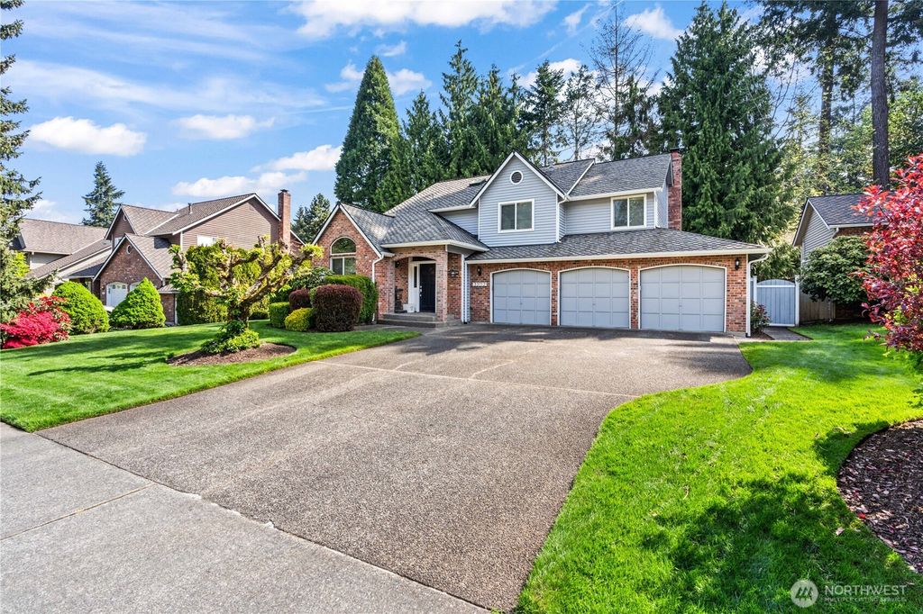 Photo of 33112 13th Avenue SW, Federal Way, WA 98023 (MLS # 2365982)
