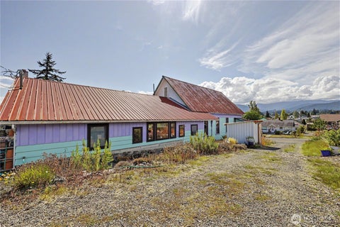 Photo of 1027 W Seventh Street, Port Angeles, WA 98363 (MLS # 2581120)