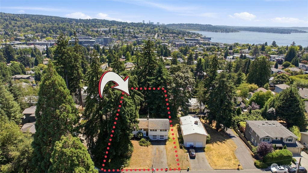 Photo of 321 11th Place, Kirkland, WA 98033 (MLS # 2561681)