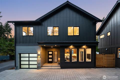 Photo of 12908 NE 70th Place, Kirkland, WA 98033 (MLS # 2543513)