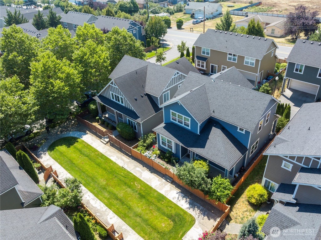 Photo of 21011 SE 39TH DR DR, Bothell, WA 98021 (MLS # 2576430)