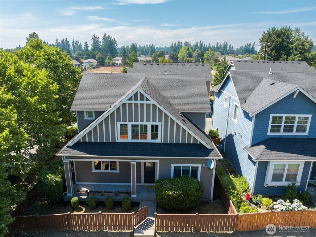 Photo of 21011 SE 39TH DR DR, Bothell, WA 98021 (MLS # 2576430)