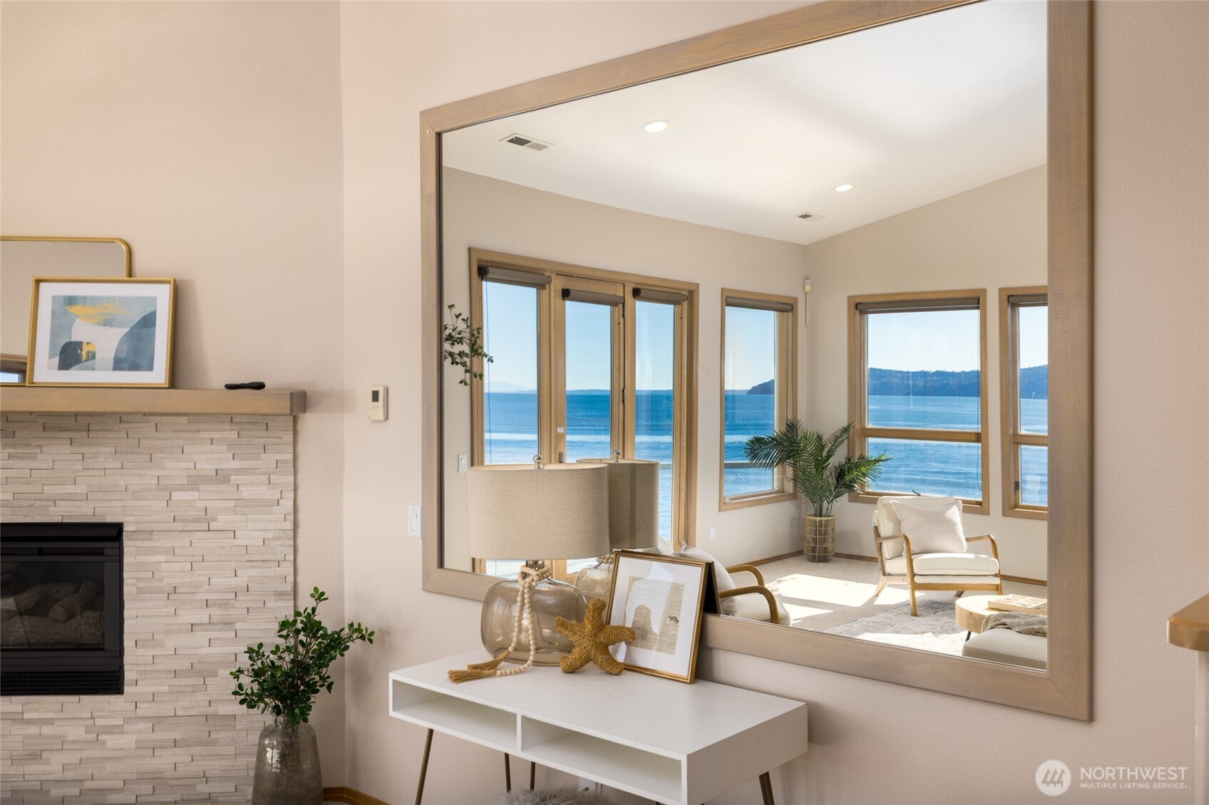 2401 Skyline Way 203 E.