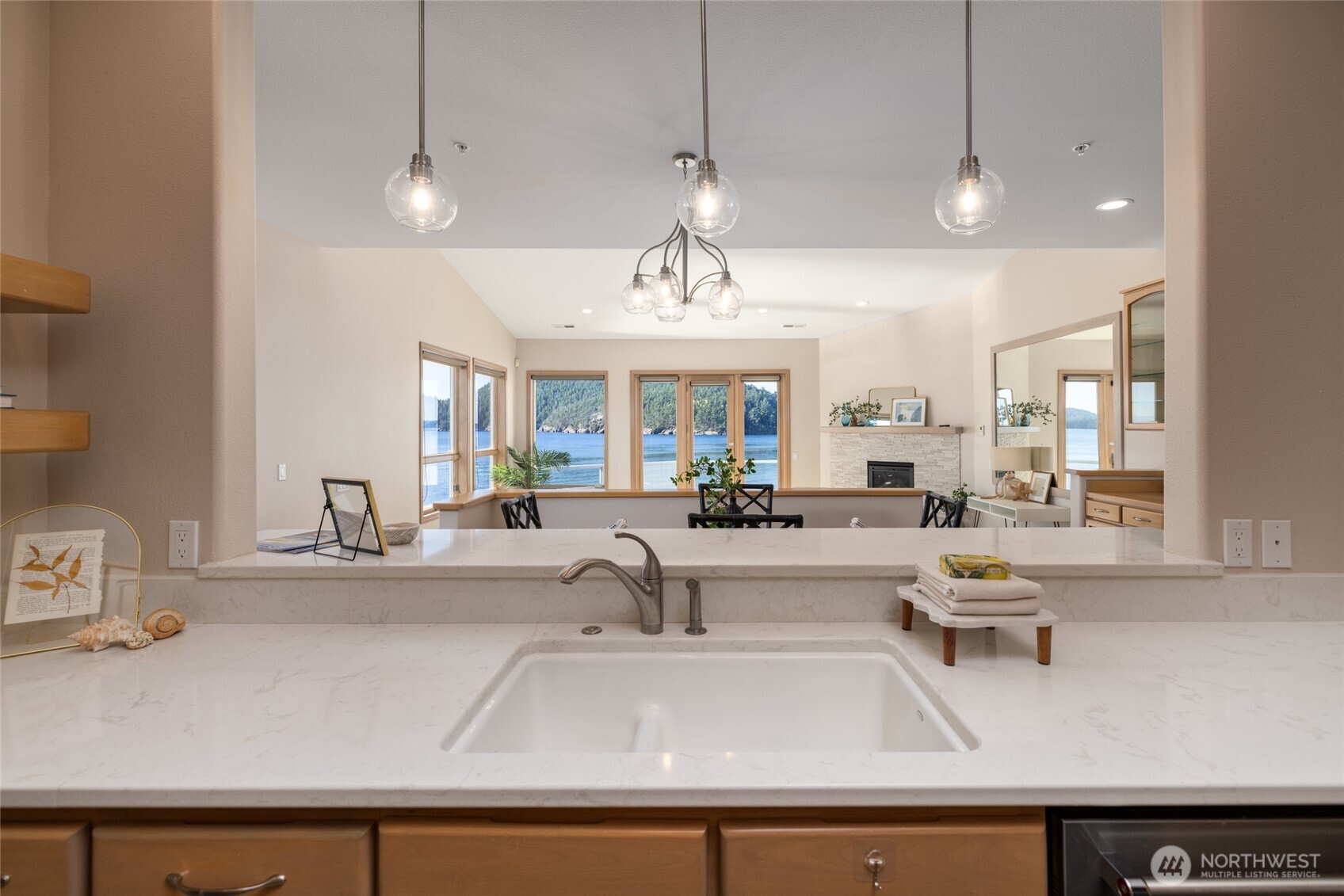 2401 Skyline Way 203 E.