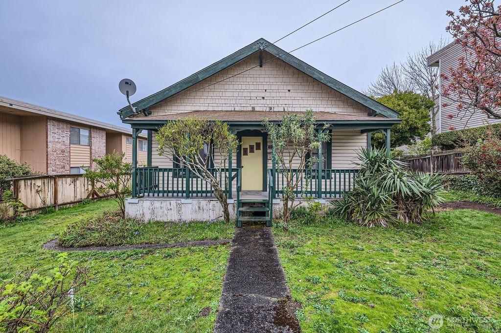 Photo of 621 Daley Street, Edmonds, WA 98020 (MLS # 2357065)