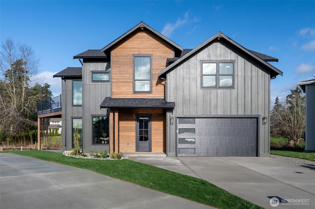 Photo of 1114 Leighton Street, Blaine, WA 98230 (MLS # 2461398)