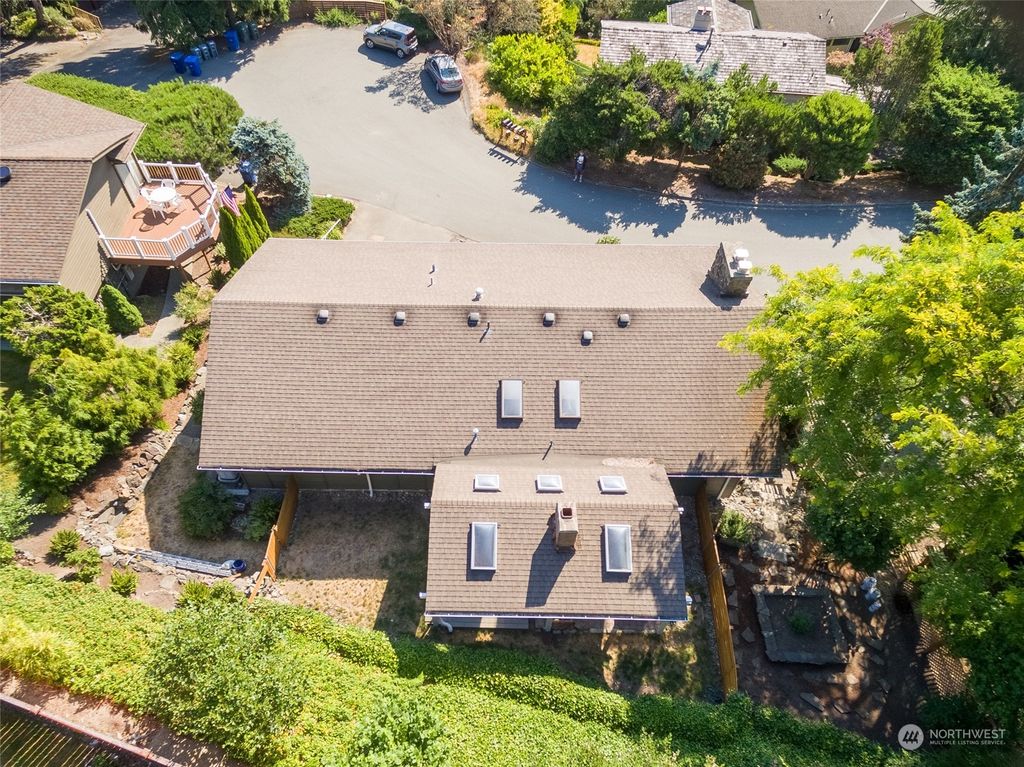 Photo of 5413 NE 200th Place, Lake Forest Park, WA 98155 (MLS # 2141905)