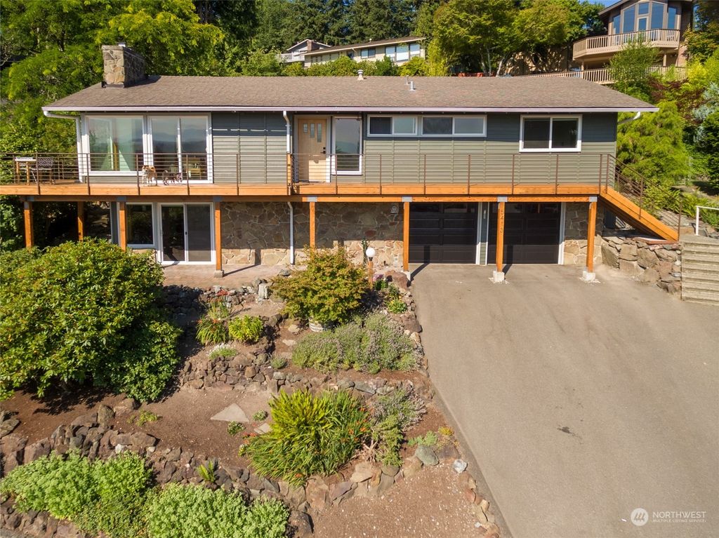 Photo of 5413 NE 200th Place, Lake Forest Park, WA 98155 (MLS # 2141905)