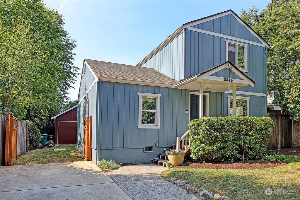 Photo of 2315 NE 92nd Street, Seattle, WA 98115 (MLS # 2134869)