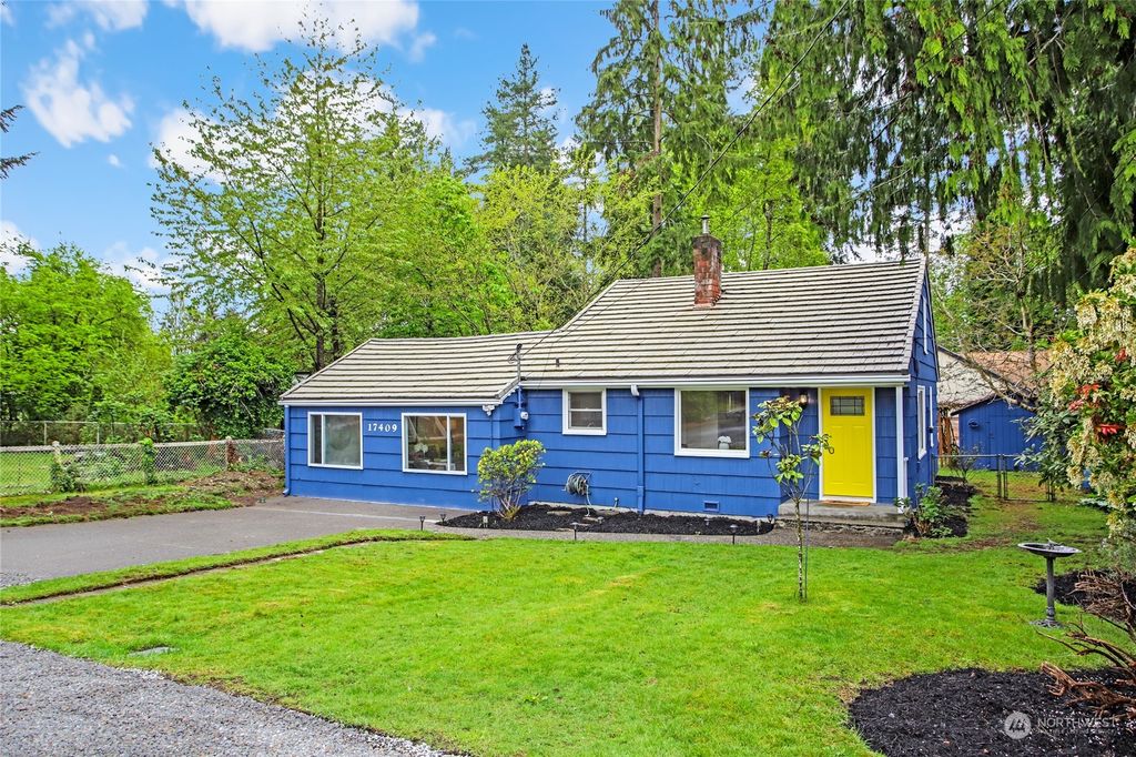 Photo of 17409 17th Place NE, Shoreline, WA 98155 (MLS # 2227955)