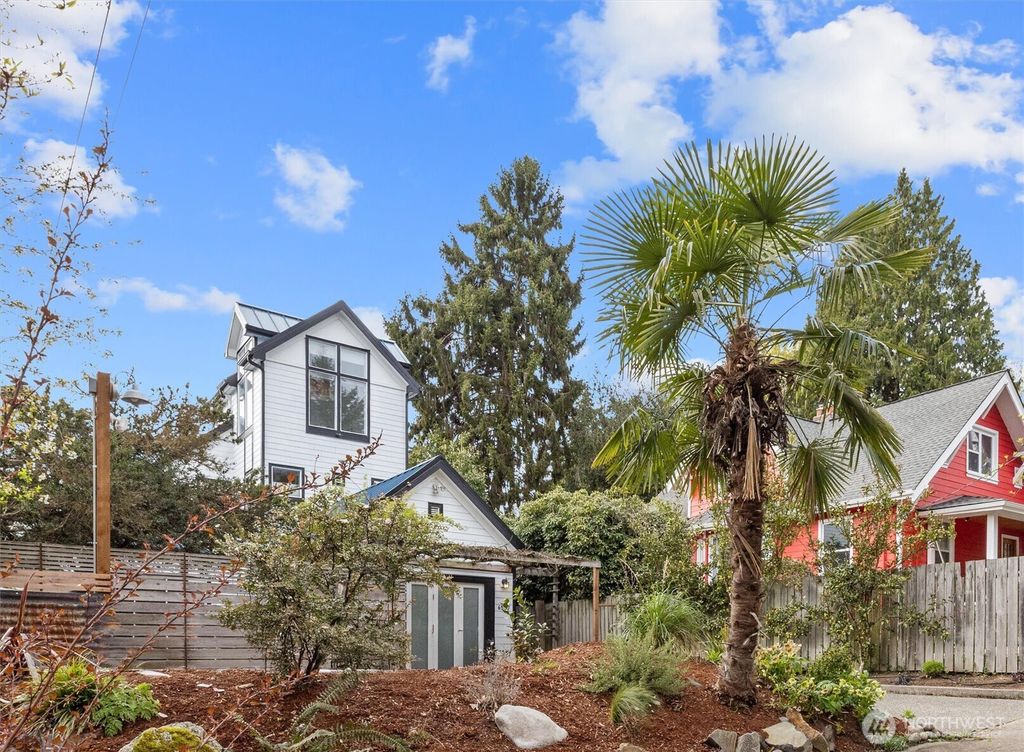 Photo of 6537 16th Avenue NE, Seattle, WA 98115 (MLS # 2351839)