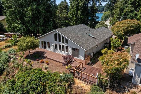 A home in Anderson Island