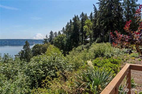 A home in Anderson Island