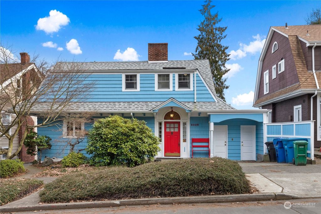 Photo of 5026 21st Avenue NE, Seattle, WA 98105 (MLS # 2037100)