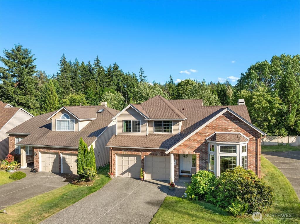 Photo of 4256 255th Place SE, Sammamish, WA 98029 (MLS # 2537559)