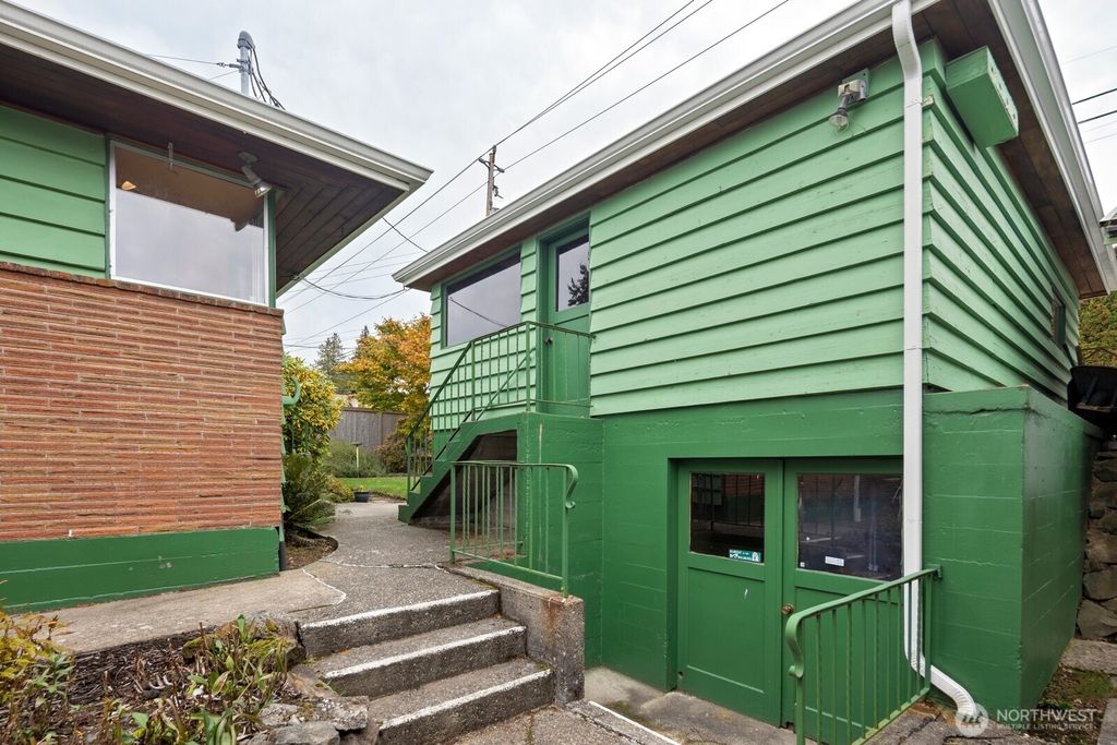 Photo of 5624 37th Avenue SW, Seattle, WA 98126 (MLS # 2439010)