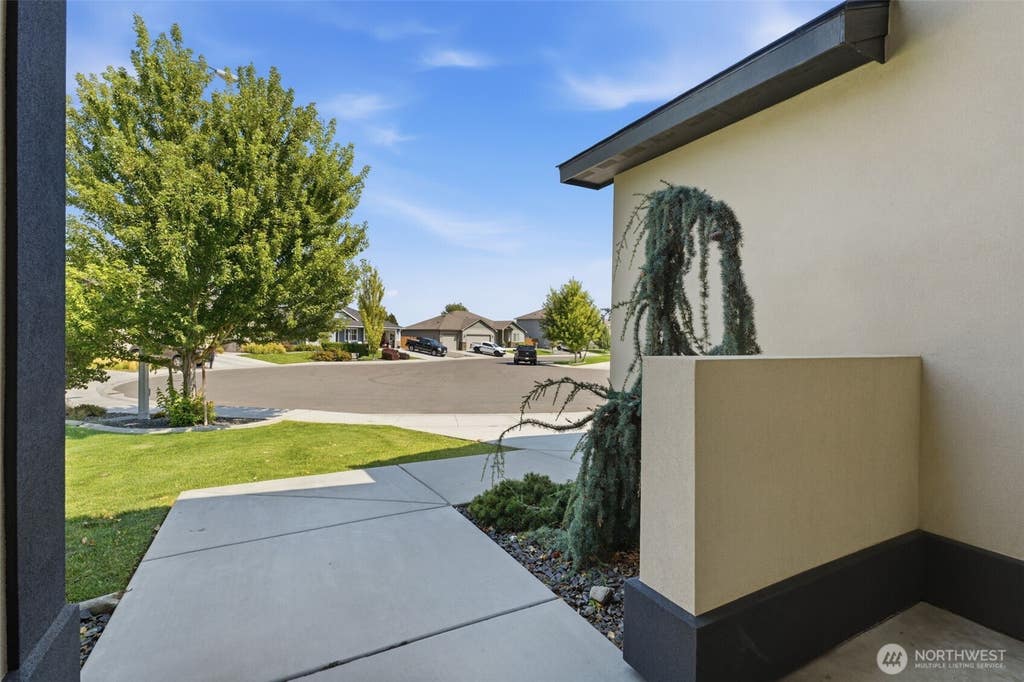 Photo of 4216 S Conway Place, Kennewick, WA 99337 (MLS # 2572909)