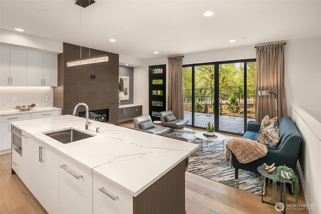 Photo of 286 118th Avenue SE, Bellevue, WA 98005 (MLS # 2502534)