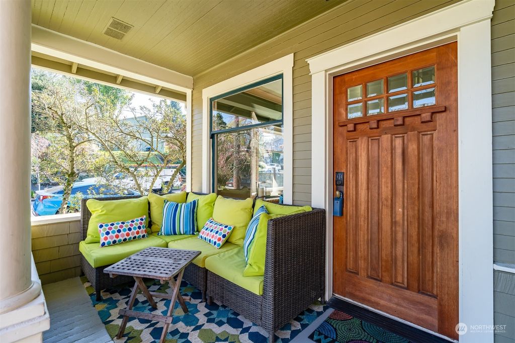 Photo of 3961 S Edmunds Street, Seattle, WA 98118 (MLS # 2213323)