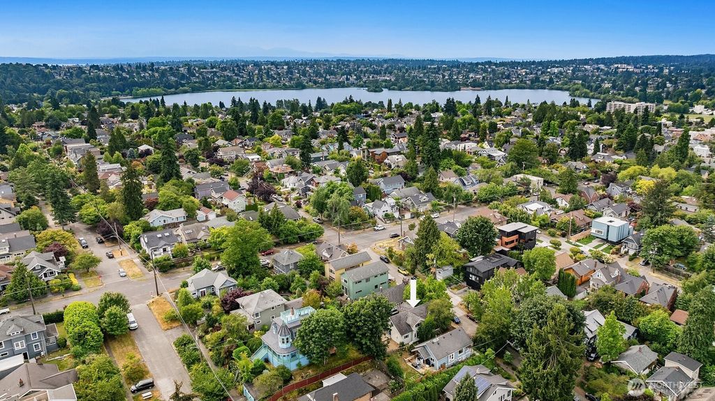 Photo of 317 NE 58th Street, Seattle, WA 98105 (MLS # 2398958)