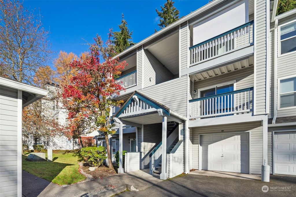 Photo of 33020 10th Avenue SW #V301, Federal Way, WA 98023 (MLS # 2308254)
