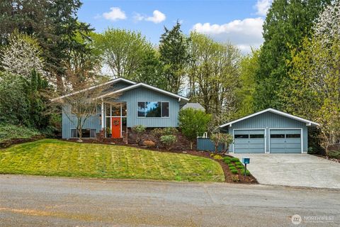 Photo of 1828 Lakewood Circle SE, Olympia, WA 98501 (MLS # 2508485)