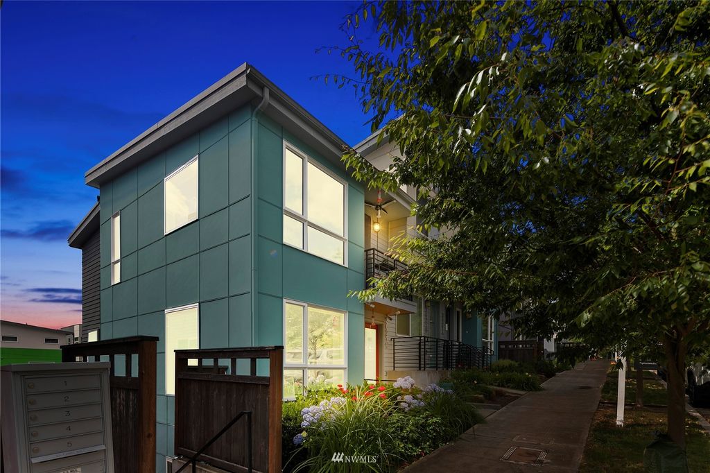 Photo of 3621 Courtland Place S #C, Seattle, WA 98144 (MLS # 1965867)