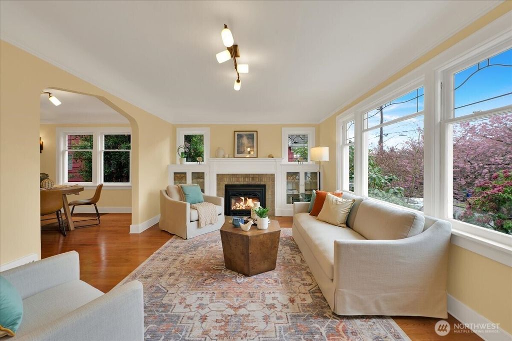 Photo of 339 NW 77th Street, Seattle, WA 98117 (MLS # 2497265)