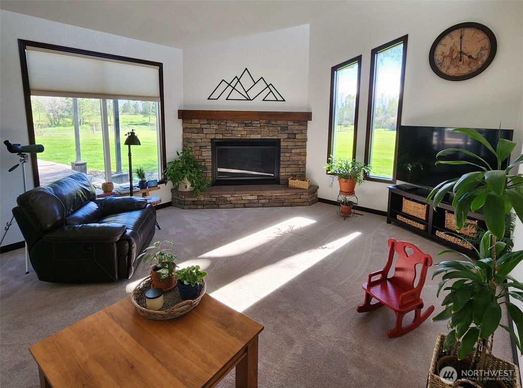 Photo of 1343 Bussell Road, Walla Walla, WA 99362 (MLS # 2505852)