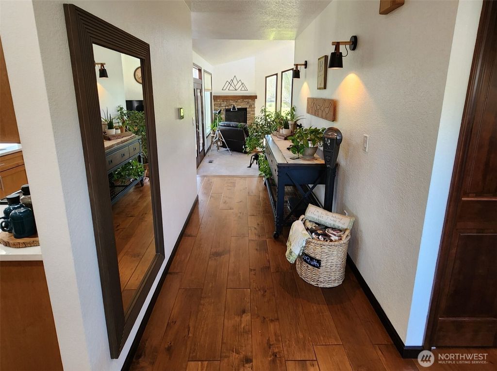 Photo of 1343 Bussell Road, Walla Walla, WA 99362 (MLS # 2505852)