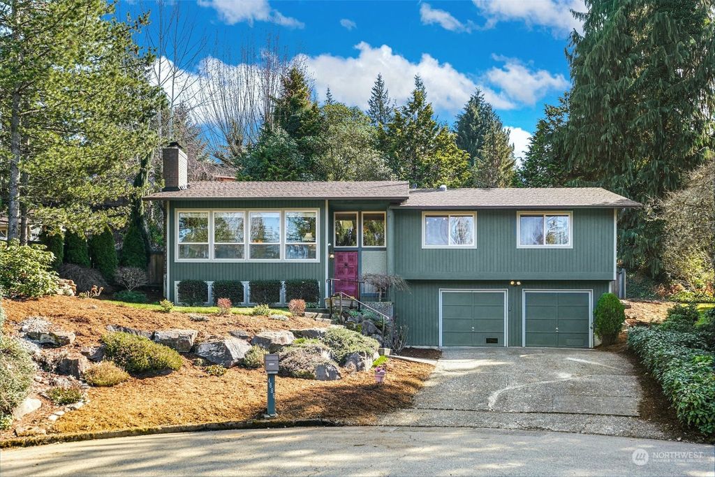 Photo of 4686 148th Place SE, Bellevue, WA 98006 (MLS # 2047053)