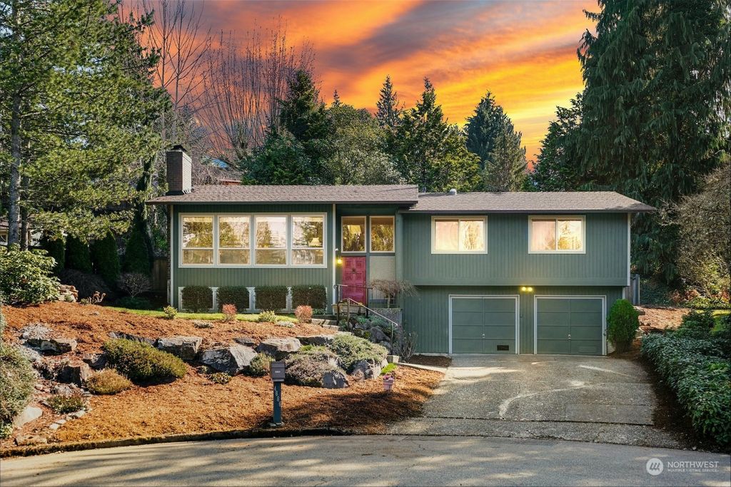 Photo of 4686 148th Place SE, Bellevue, WA 98006 (MLS # 2047053)